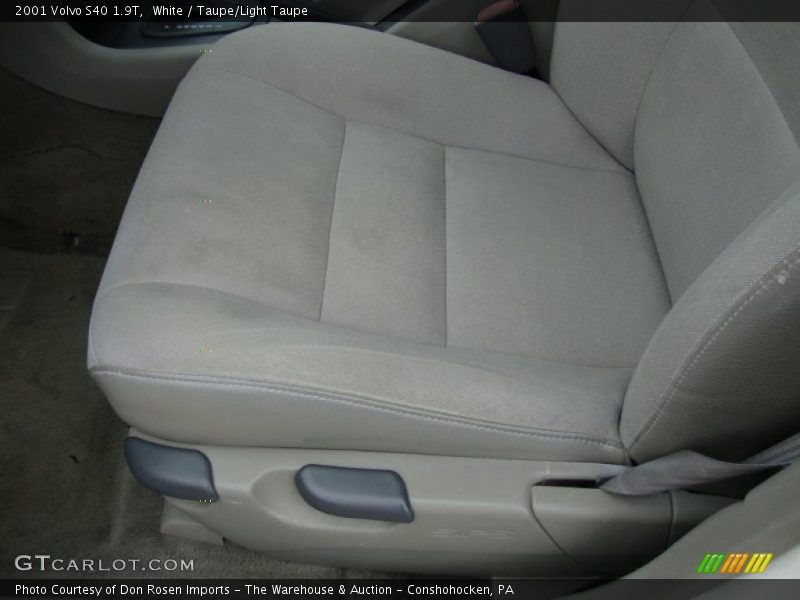 White / Taupe/Light Taupe 2001 Volvo S40 1.9T