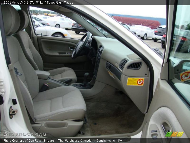 White / Taupe/Light Taupe 2001 Volvo S40 1.9T