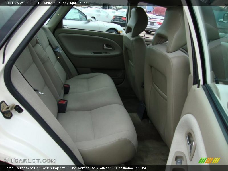 White / Taupe/Light Taupe 2001 Volvo S40 1.9T