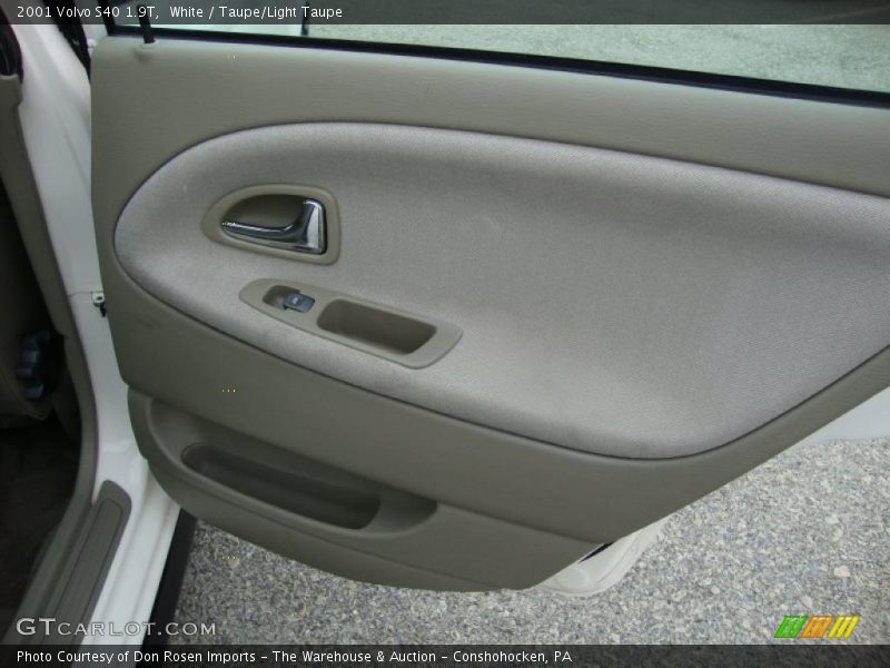 White / Taupe/Light Taupe 2001 Volvo S40 1.9T