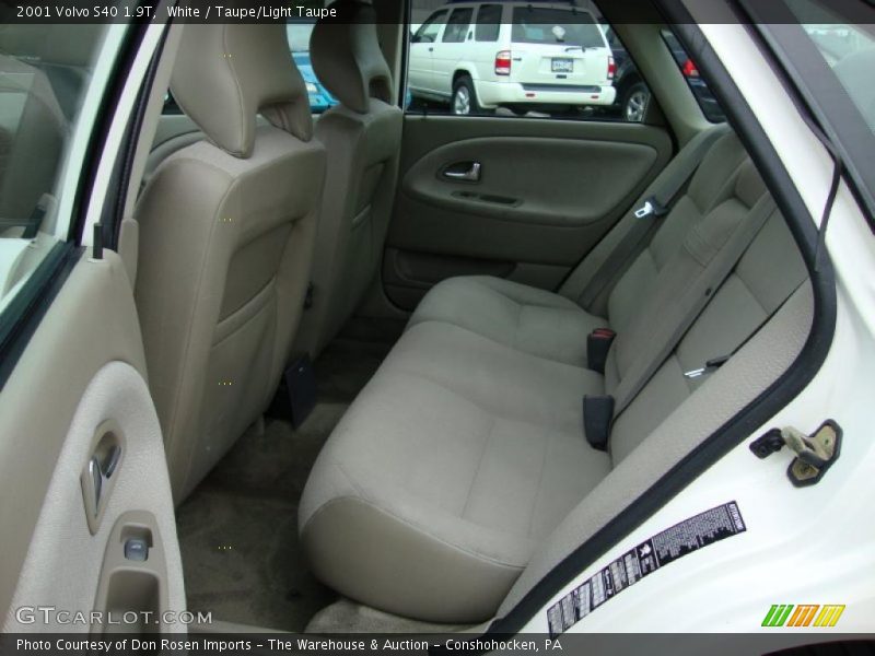 White / Taupe/Light Taupe 2001 Volvo S40 1.9T