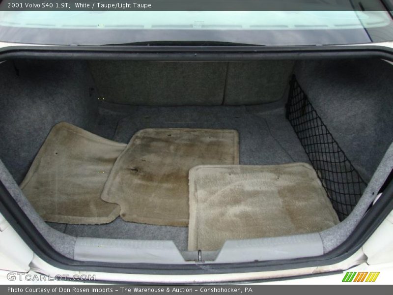 White / Taupe/Light Taupe 2001 Volvo S40 1.9T
