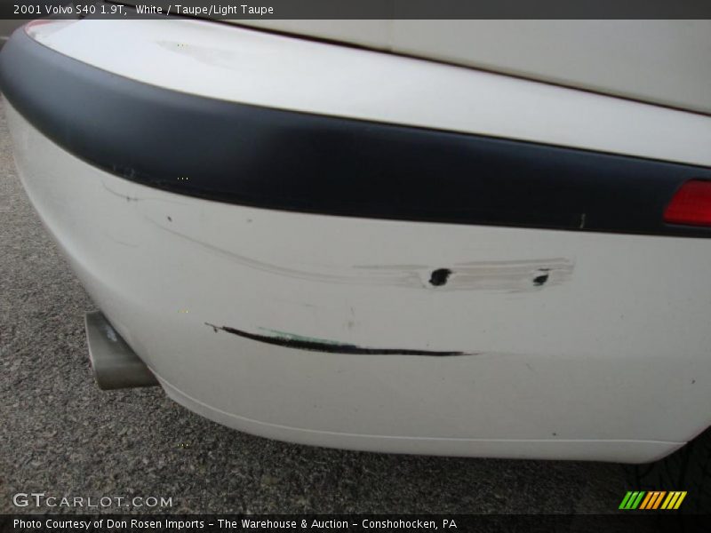 White / Taupe/Light Taupe 2001 Volvo S40 1.9T