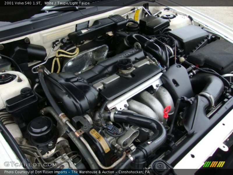 White / Taupe/Light Taupe 2001 Volvo S40 1.9T