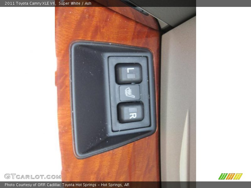 Super White / Ash 2011 Toyota Camry XLE V6