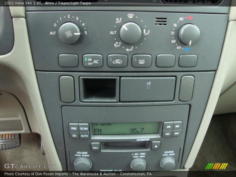 White / Taupe/Light Taupe 2001 Volvo S40 1.9T