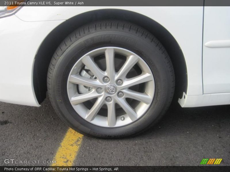 Super White / Ash 2011 Toyota Camry XLE V6