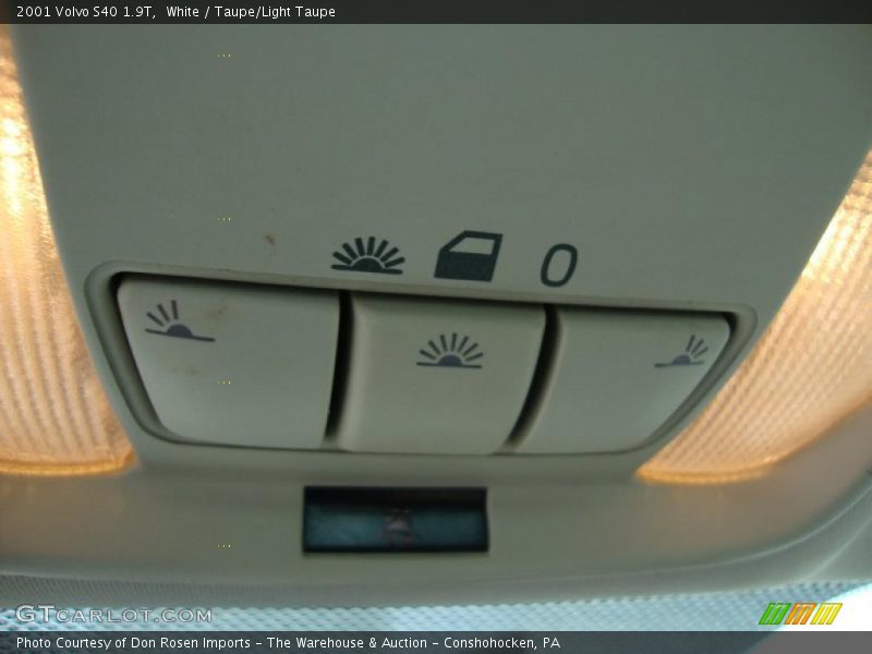 White / Taupe/Light Taupe 2001 Volvo S40 1.9T