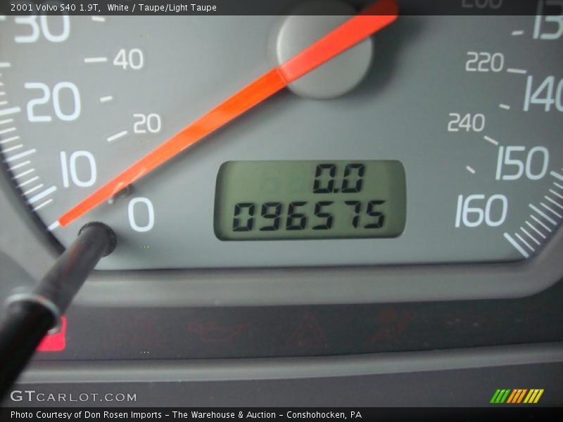 White / Taupe/Light Taupe 2001 Volvo S40 1.9T