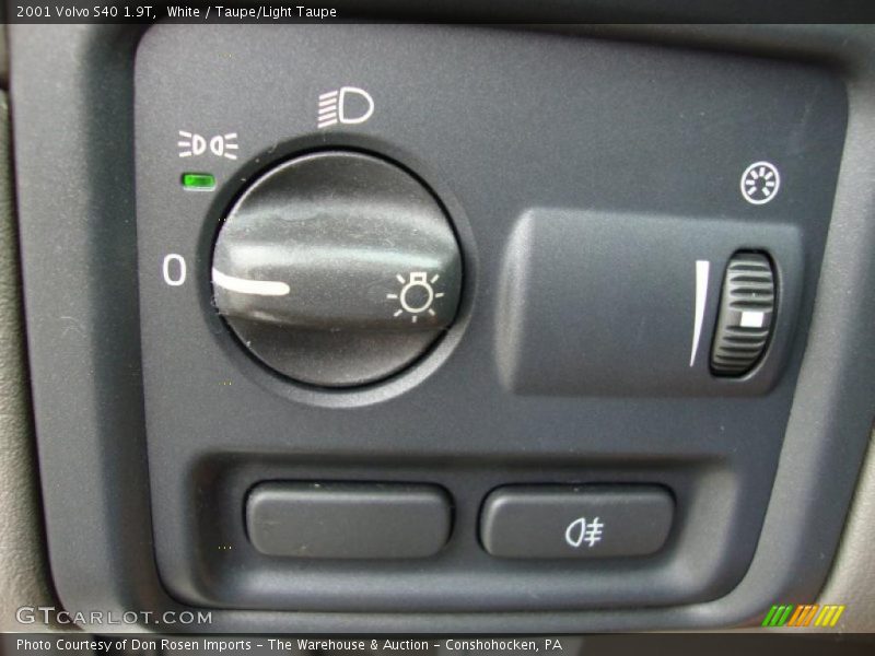 White / Taupe/Light Taupe 2001 Volvo S40 1.9T