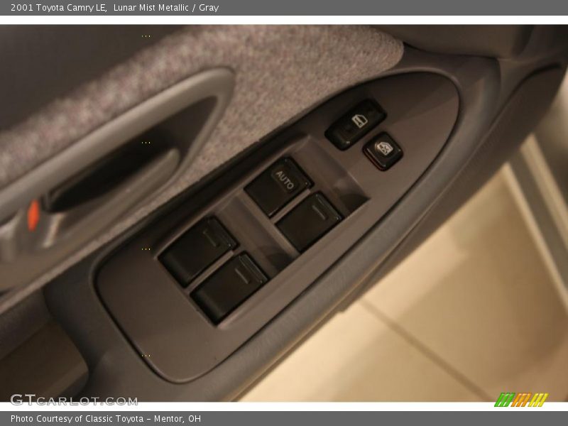 Lunar Mist Metallic / Gray 2001 Toyota Camry LE
