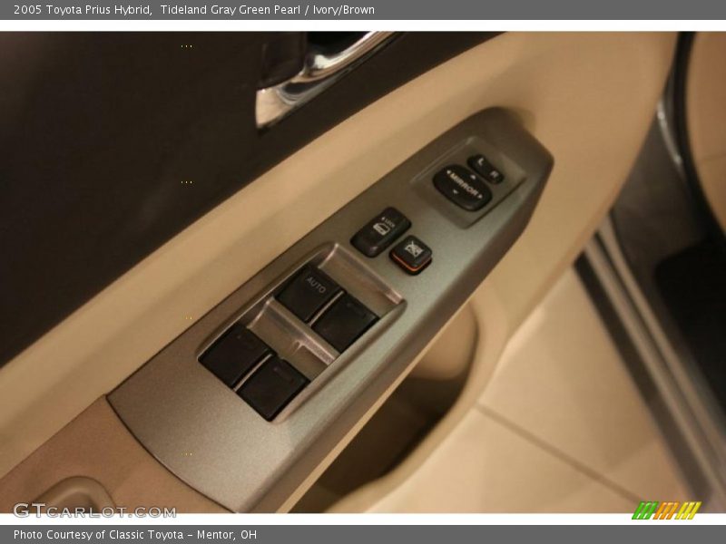 Tideland Gray Green Pearl / Ivory/Brown 2005 Toyota Prius Hybrid