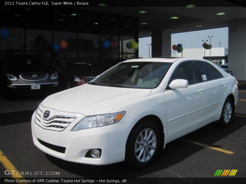 Super White / Bisque 2011 Toyota Camry XLE