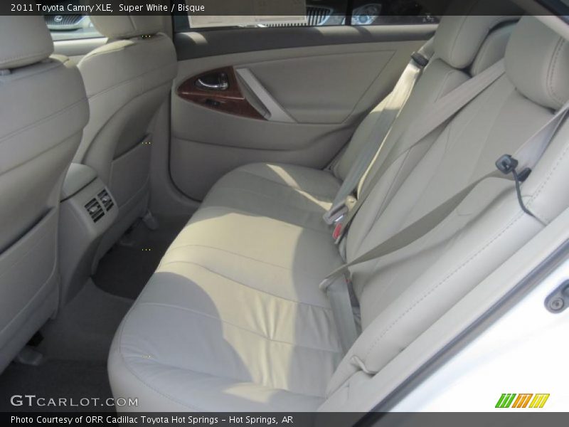 Super White / Bisque 2011 Toyota Camry XLE