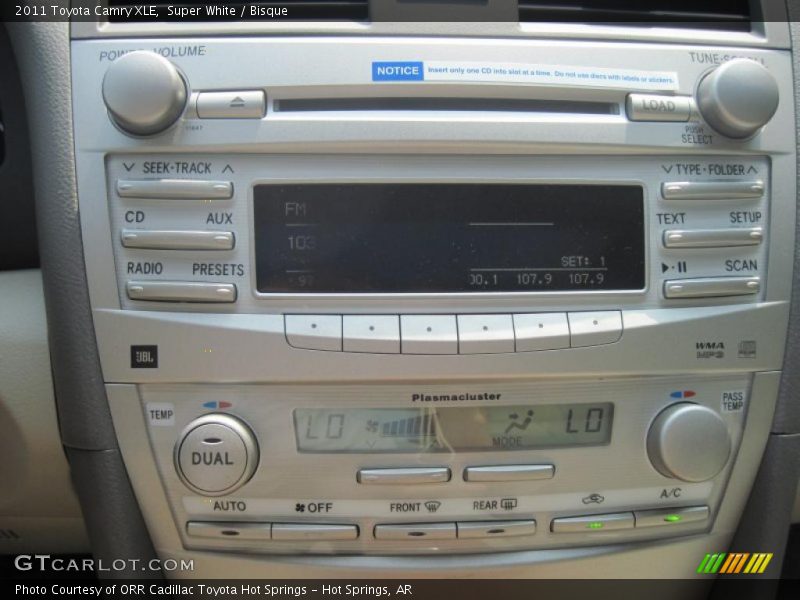 Super White / Bisque 2011 Toyota Camry XLE