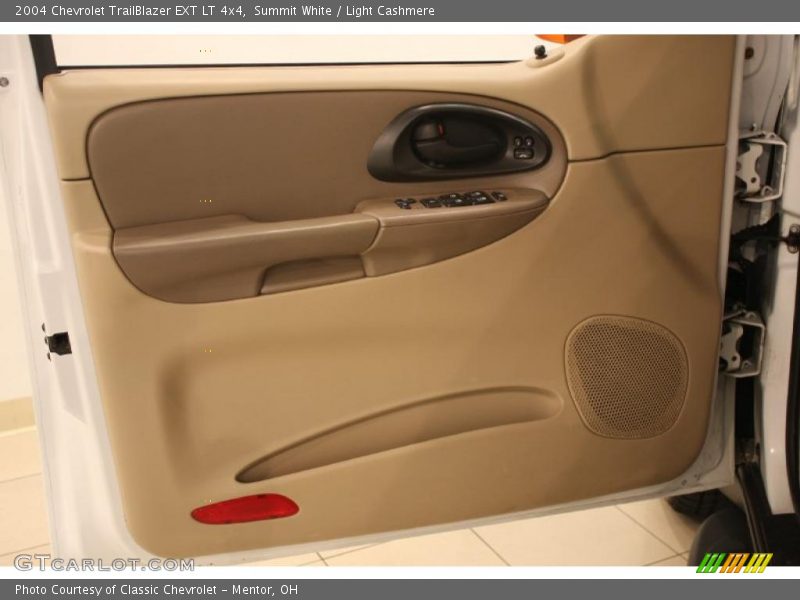 Summit White / Light Cashmere 2004 Chevrolet TrailBlazer EXT LT 4x4