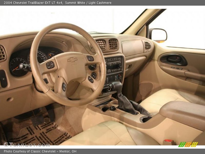 Summit White / Light Cashmere 2004 Chevrolet TrailBlazer EXT LT 4x4