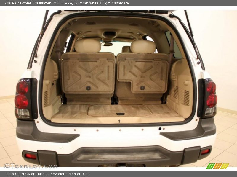 Summit White / Light Cashmere 2004 Chevrolet TrailBlazer EXT LT 4x4
