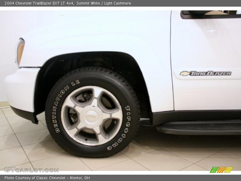Summit White / Light Cashmere 2004 Chevrolet TrailBlazer EXT LT 4x4