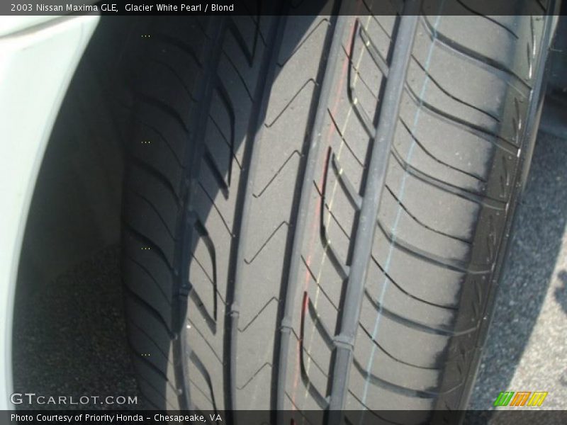 Glacier White Pearl / Blond 2003 Nissan Maxima GLE