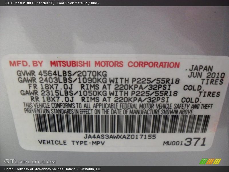 Cool Silver Metallic / Black 2010 Mitsubishi Outlander SE