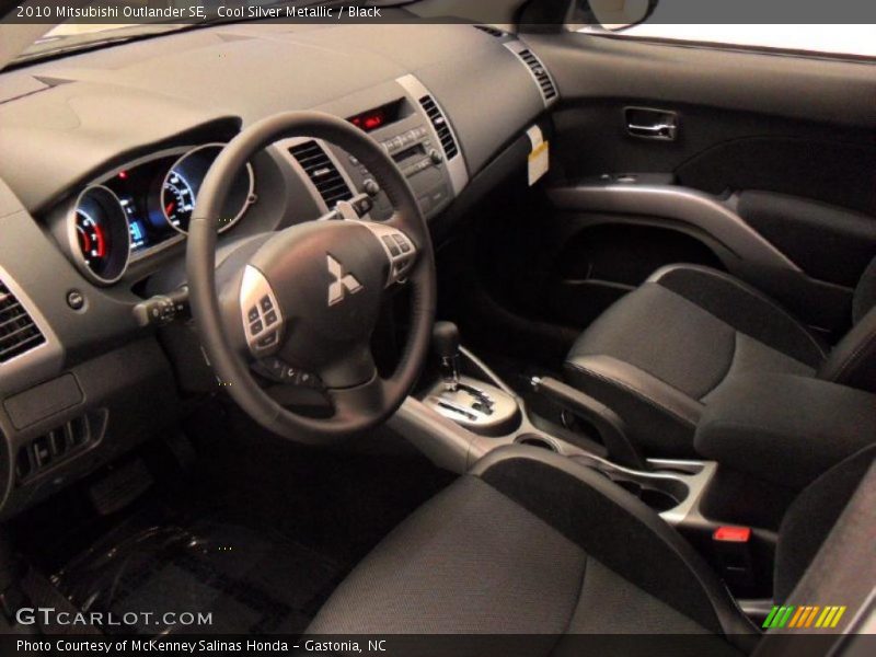 Cool Silver Metallic / Black 2010 Mitsubishi Outlander SE