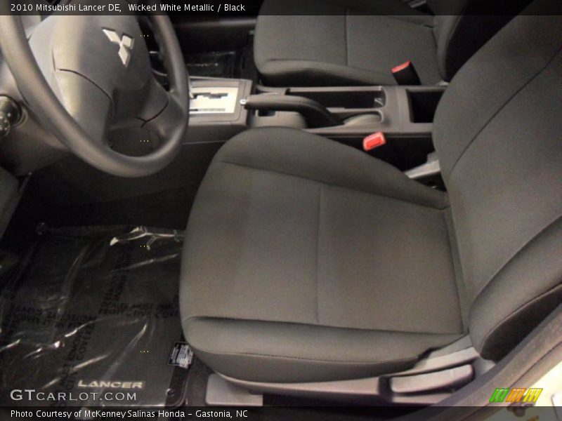 Wicked White Metallic / Black 2010 Mitsubishi Lancer DE