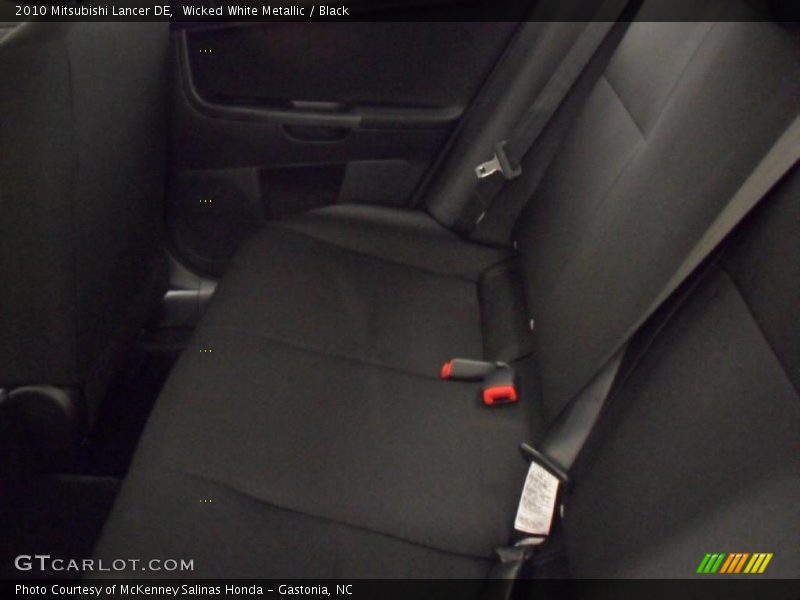 Wicked White Metallic / Black 2010 Mitsubishi Lancer DE