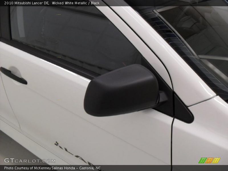 Wicked White Metallic / Black 2010 Mitsubishi Lancer DE