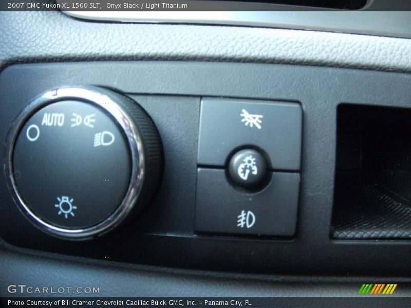 Onyx Black / Light Titanium 2007 GMC Yukon XL 1500 SLT