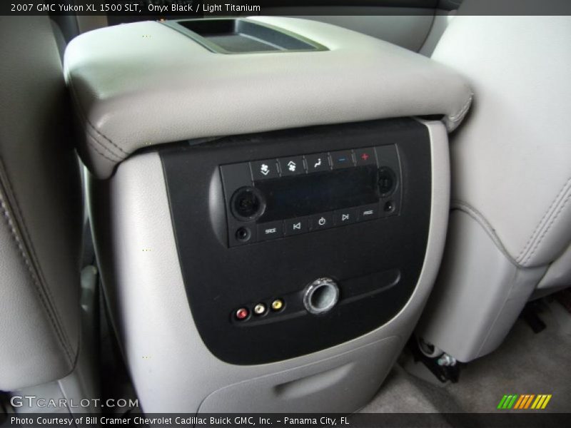 Onyx Black / Light Titanium 2007 GMC Yukon XL 1500 SLT