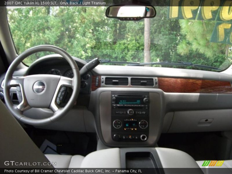 Onyx Black / Light Titanium 2007 GMC Yukon XL 1500 SLT