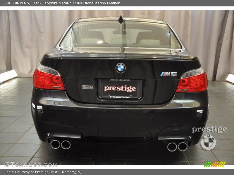 Black Sapphire Metallic / Silverstone Merino Leather 2006 BMW M5