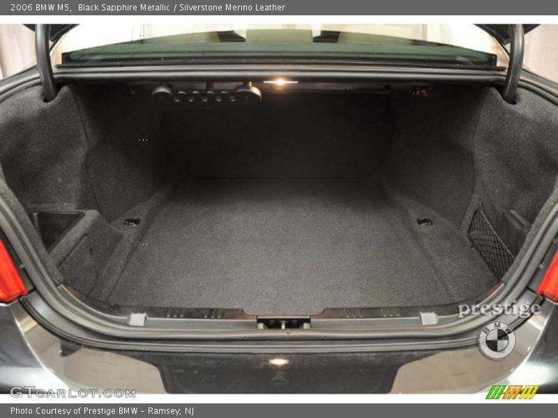 Black Sapphire Metallic / Silverstone Merino Leather 2006 BMW M5