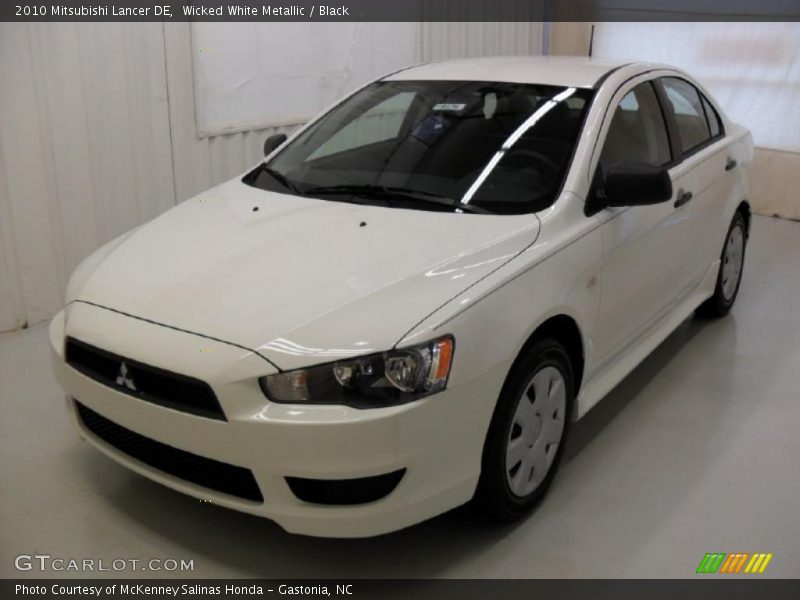 Wicked White Metallic / Black 2010 Mitsubishi Lancer DE