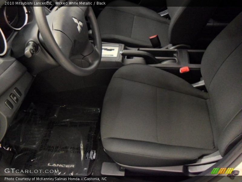 Wicked White Metallic / Black 2010 Mitsubishi Lancer DE