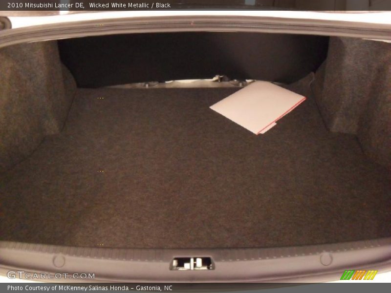 Wicked White Metallic / Black 2010 Mitsubishi Lancer DE