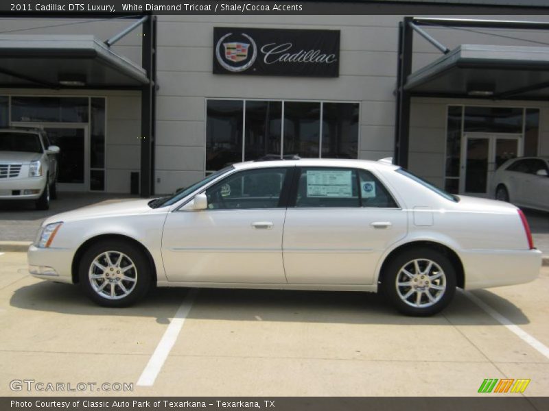 White Diamond Tricoat / Shale/Cocoa Accents 2011 Cadillac DTS Luxury