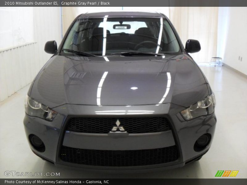 Graphite Gray Pearl / Black 2010 Mitsubishi Outlander ES