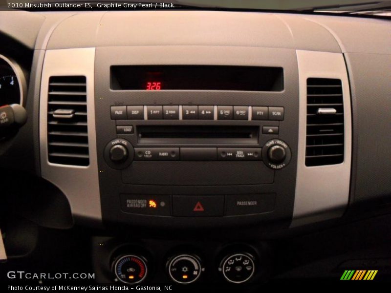 Graphite Gray Pearl / Black 2010 Mitsubishi Outlander ES