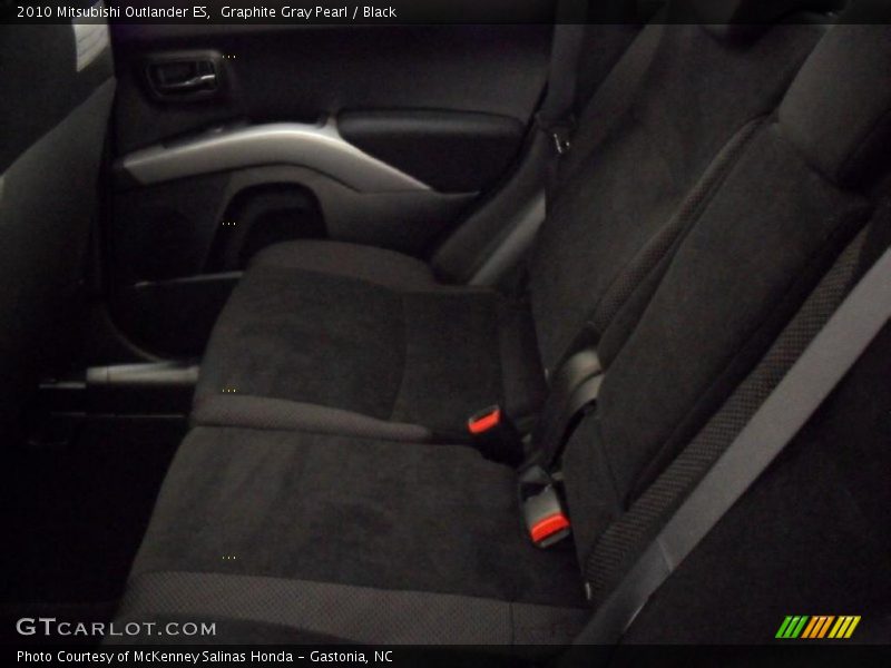 Graphite Gray Pearl / Black 2010 Mitsubishi Outlander ES