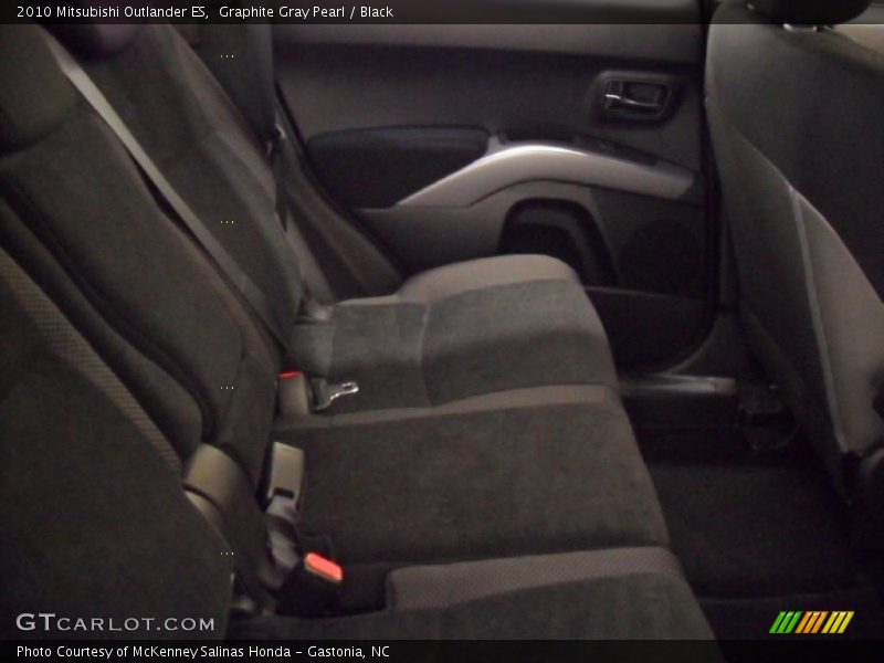 Graphite Gray Pearl / Black 2010 Mitsubishi Outlander ES