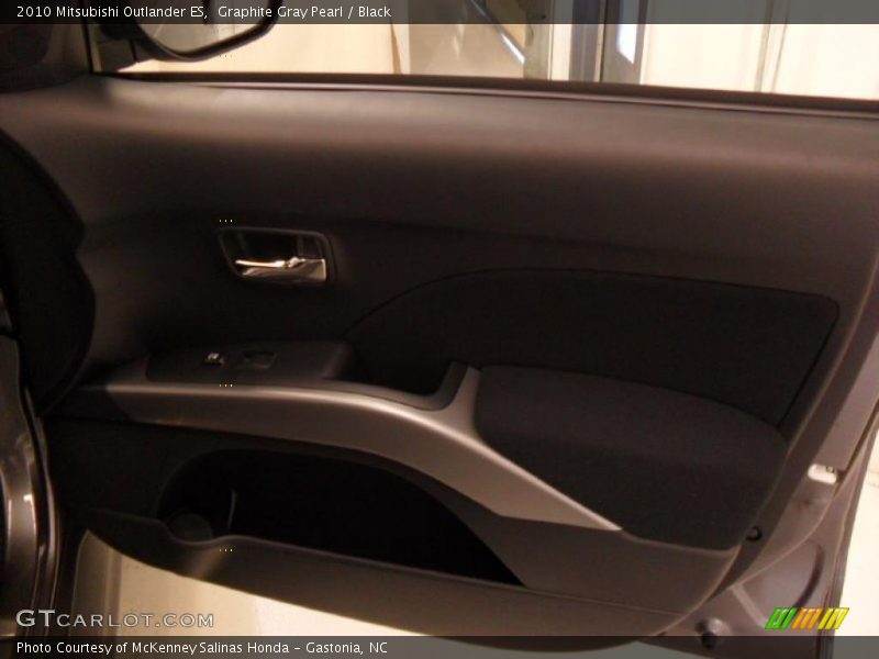 Graphite Gray Pearl / Black 2010 Mitsubishi Outlander ES