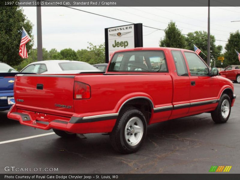 Standard Red / Graphite 1997 Chevrolet S10 LS Extended Cab