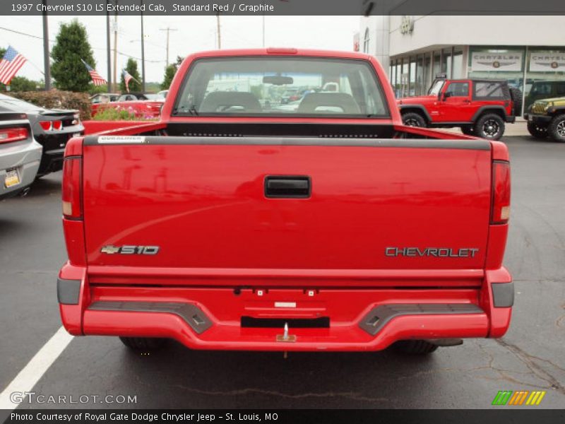 Standard Red / Graphite 1997 Chevrolet S10 LS Extended Cab