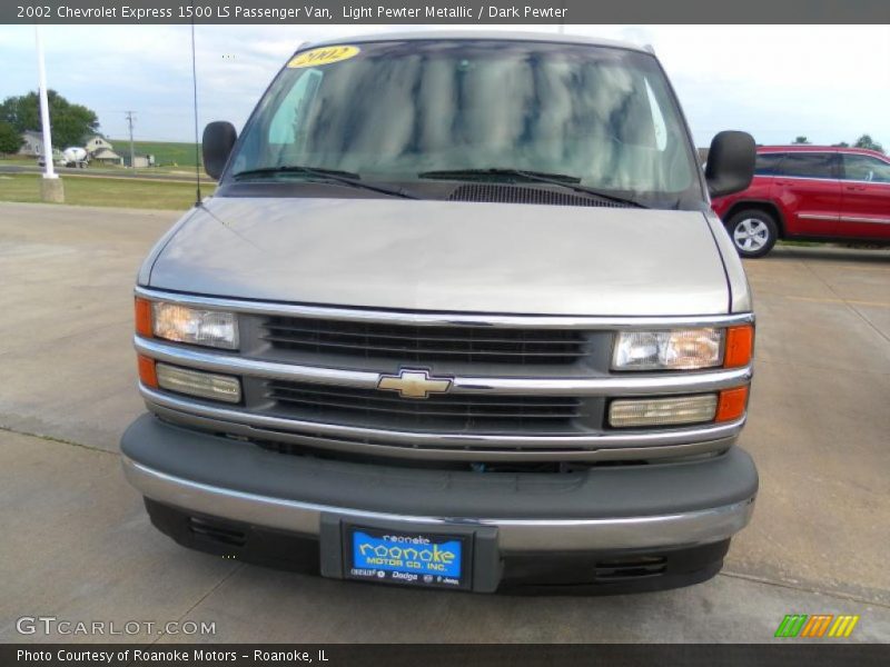 Light Pewter Metallic / Dark Pewter 2002 Chevrolet Express 1500 LS Passenger Van