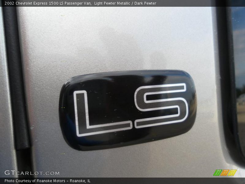 Light Pewter Metallic / Dark Pewter 2002 Chevrolet Express 1500 LS Passenger Van