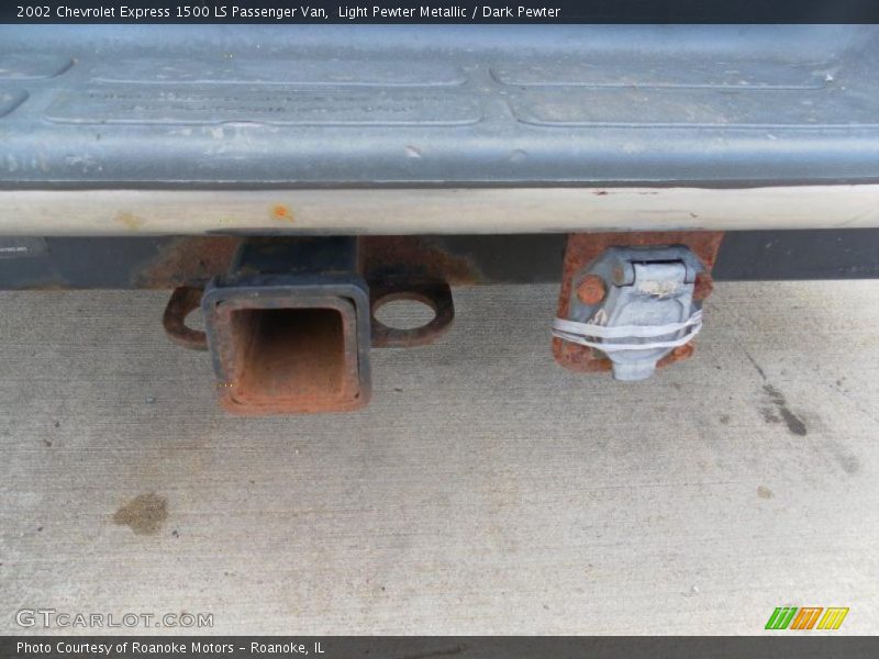 Light Pewter Metallic / Dark Pewter 2002 Chevrolet Express 1500 LS Passenger Van
