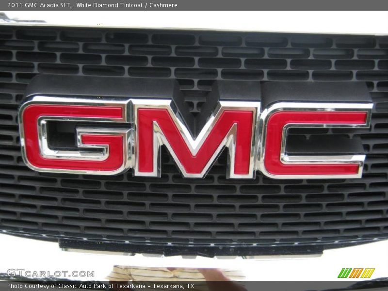 White Diamond Tintcoat / Cashmere 2011 GMC Acadia SLT