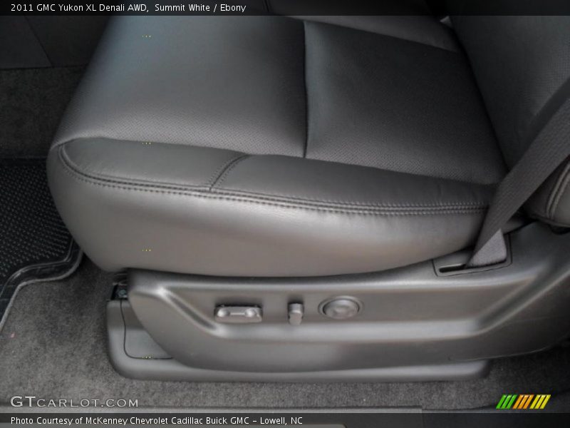 Summit White / Ebony 2011 GMC Yukon XL Denali AWD